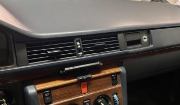 Mercedes-Benz E 230 ’91 full