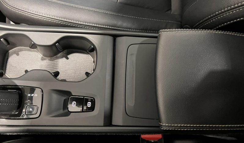 Volvo XC40 ’19 MOMENTUM PANORAMA full