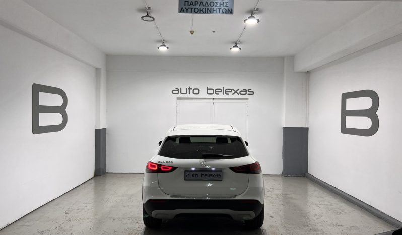 Mercedes-Benz GLA 200 d Style 7G-DCT ’20 full