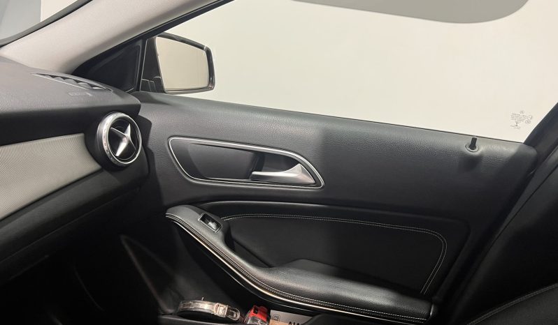 Mercedes-Benz GLA 180 d Urban 7G-DCT ’15 full