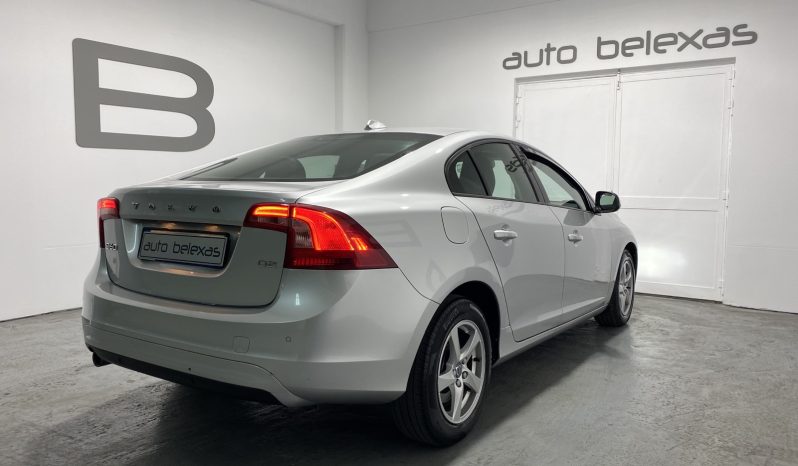 Volvo S60 MOMENTUM ’16 full