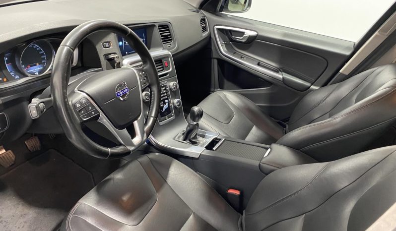 Volvo S60 MOMENTUM ’16 full
