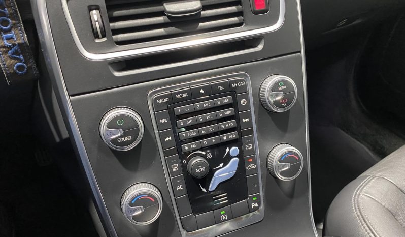 Volvo S60 MOMENTUM ’16 full