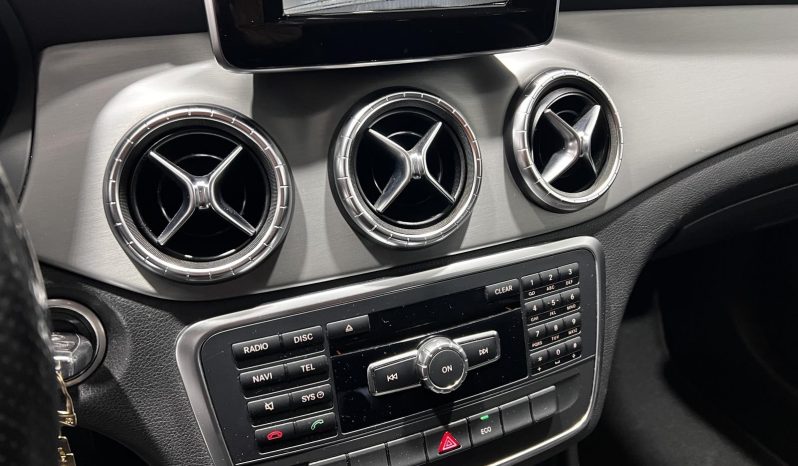 Mercedes-Benz CLA 180 AMG LINE 14 full