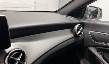 Mercedes-Benz CLA 180 AMG LINE 14 full