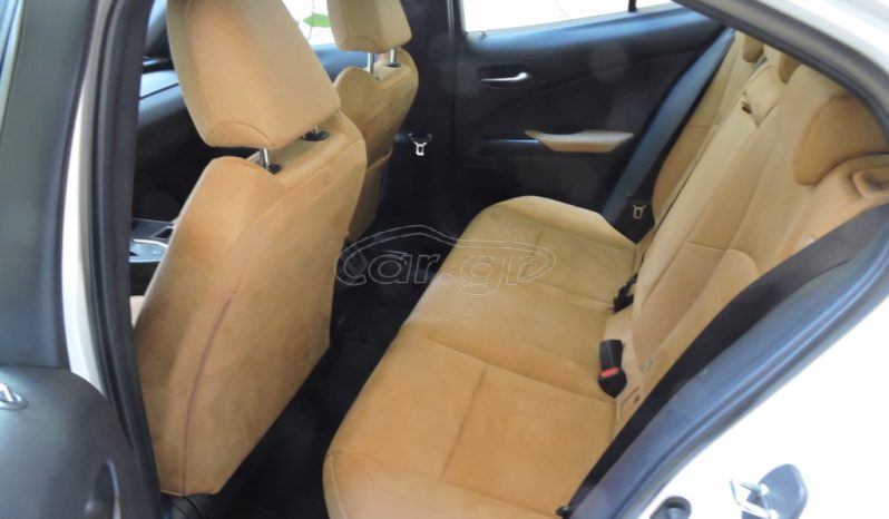 Lexus UX 250 H ’23 full