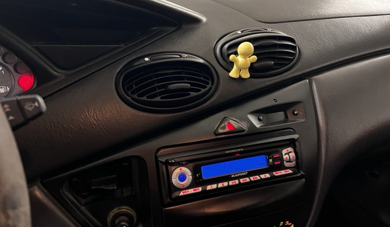 Ford Focus ’01 full