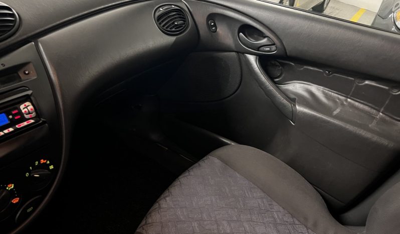 Ford Focus ’01 full