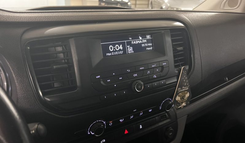 Peugeot Expert 2018 traveller full