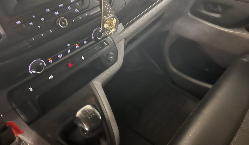Peugeot Expert 2018 traveller full