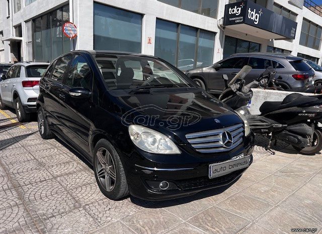 Mercedes-Benz B 180 2005 full