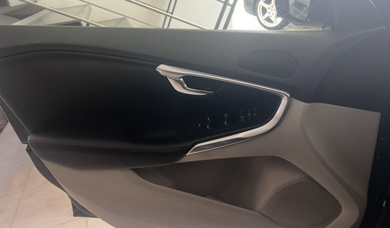 Volvo V40 2015 cross country full