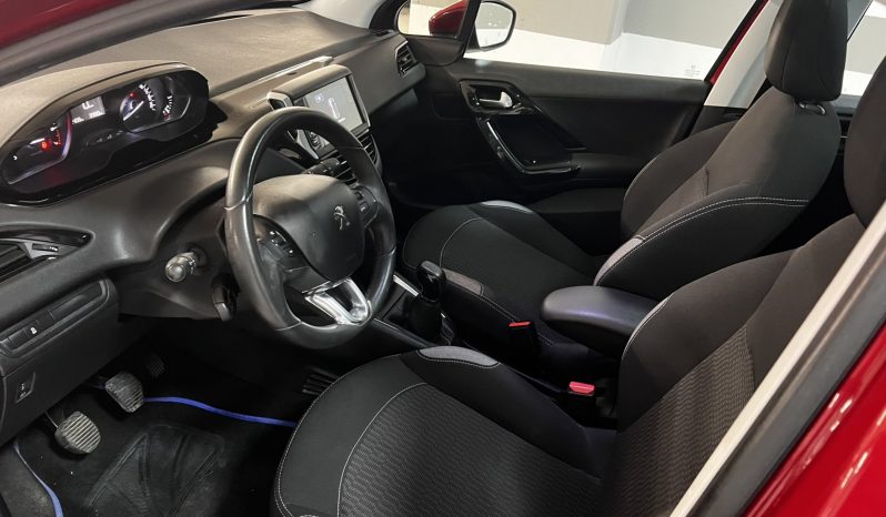 Peugeot 208 2016 PANORAMA full