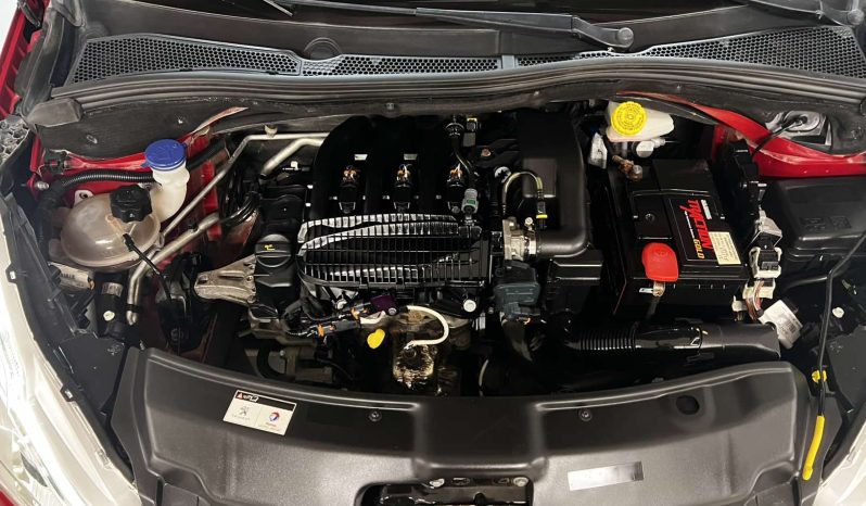 Peugeot 208 2016 PANORAMA full
