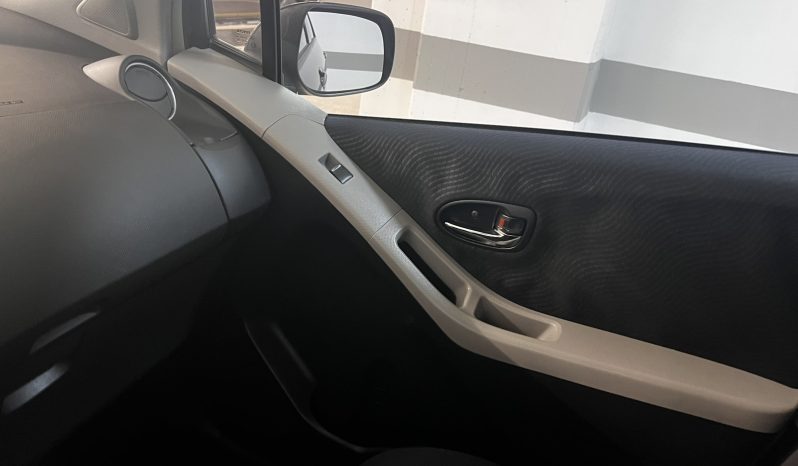 Toyota Yaris 2009 1.3 VVTI full
