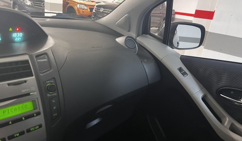 Toyota Yaris 2009 1.3 VVTI full