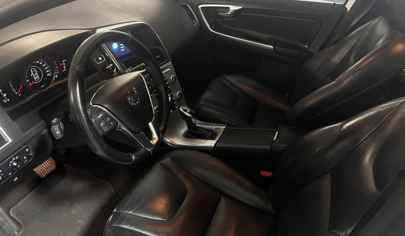 Volvo XC 60 2016 D4 MOMENTUM full