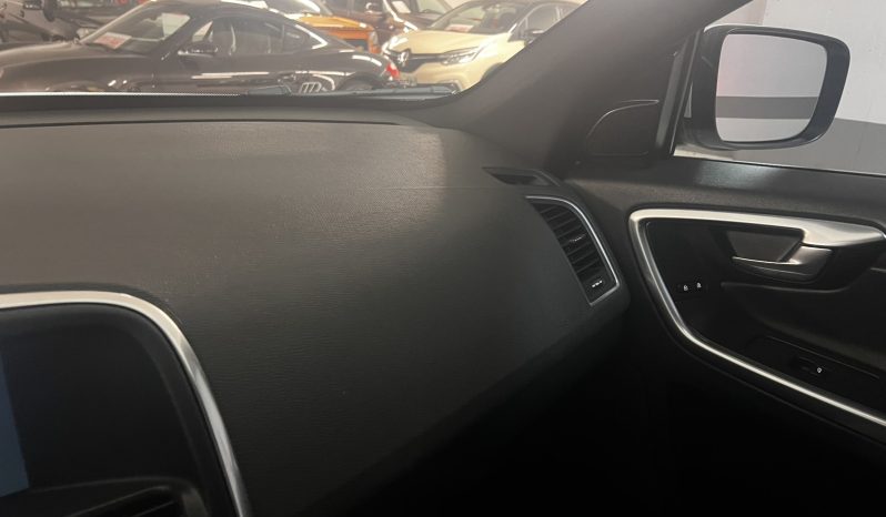 Volvo XC 60 2016 D4 MOMENTUM full