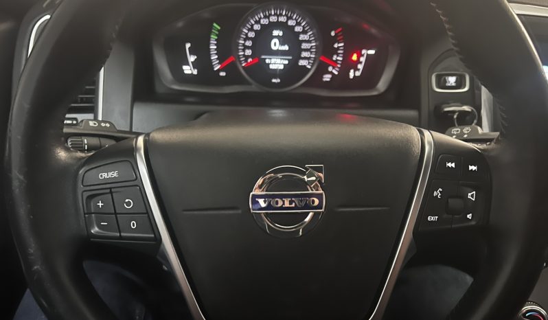 Volvo XC 60 2016 D4 MOMENTUM full