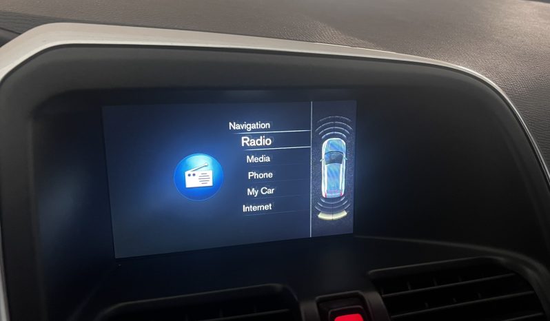 Volvo XC 60 2016 D4 MOMENTUM full