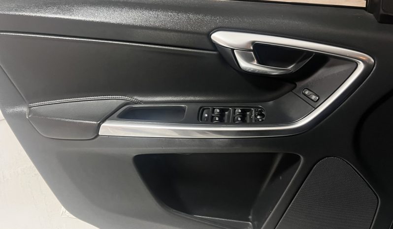 Volvo XC 60 2016 D4 MOMENTUM full