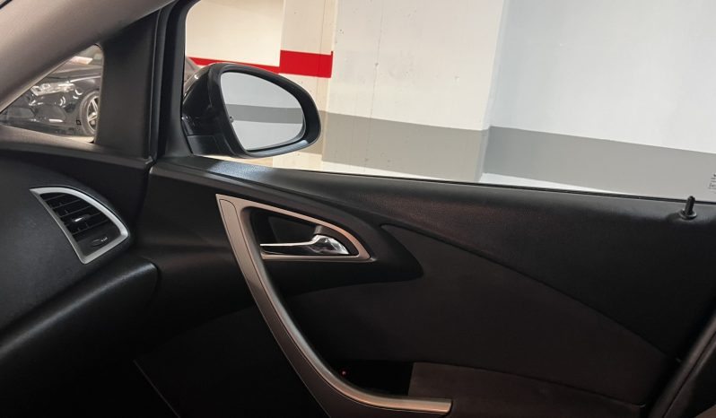 Opel Astra 2012 full