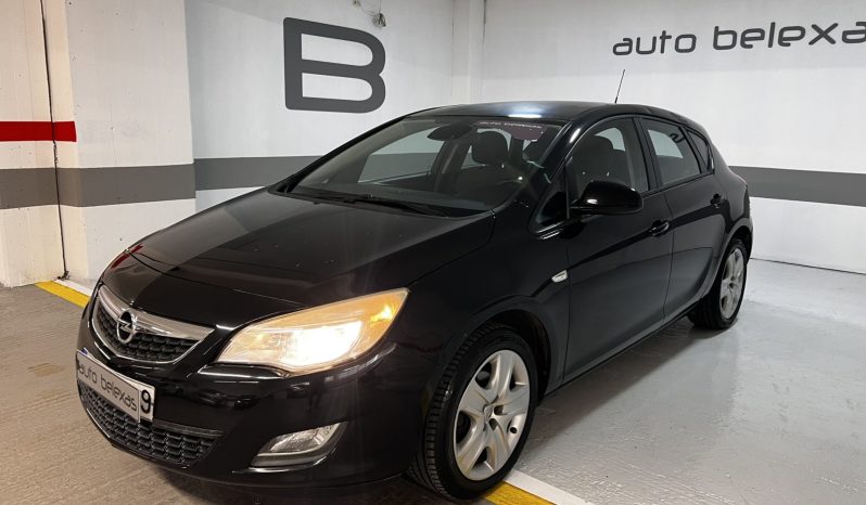 Opel Astra 2012 full