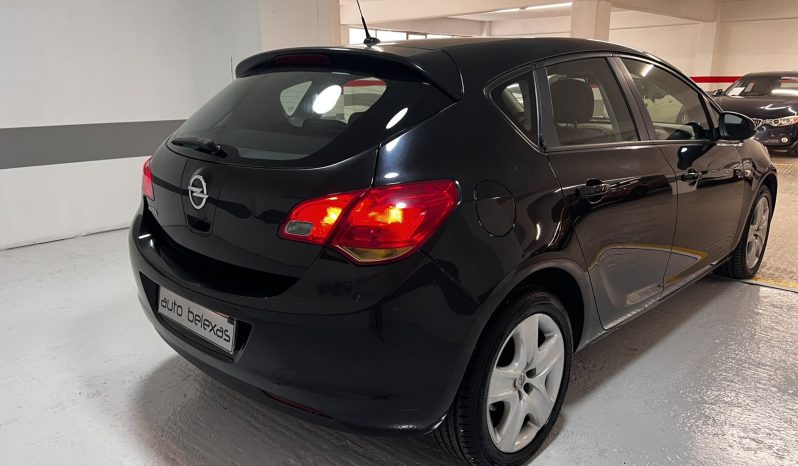 Opel Astra 2012 full