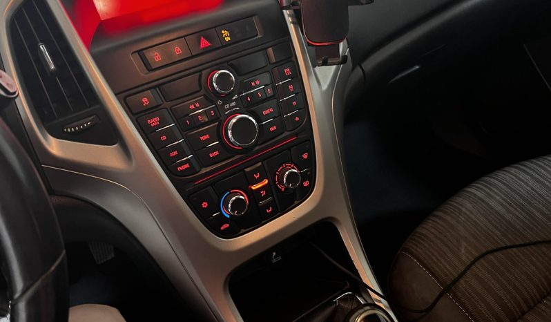 Opel Astra 2012 full