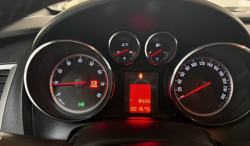 Opel Astra 2012 full