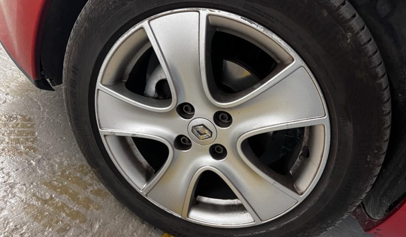 Renault Clio 2016 PANORAMA full