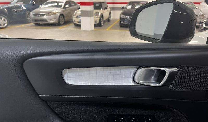 Volvo XC40 2019 T3 MOMENTUM full