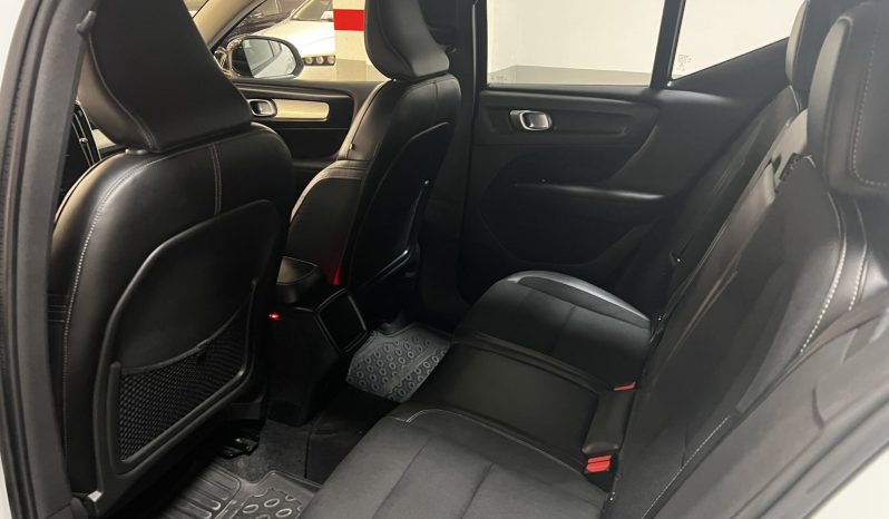 Volvo XC40 2019 T3 MOMENTUM full