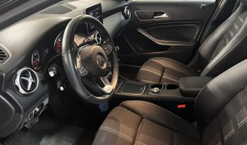 Mercedes-Benz GLA 200 2019 AMG LINE black packet full