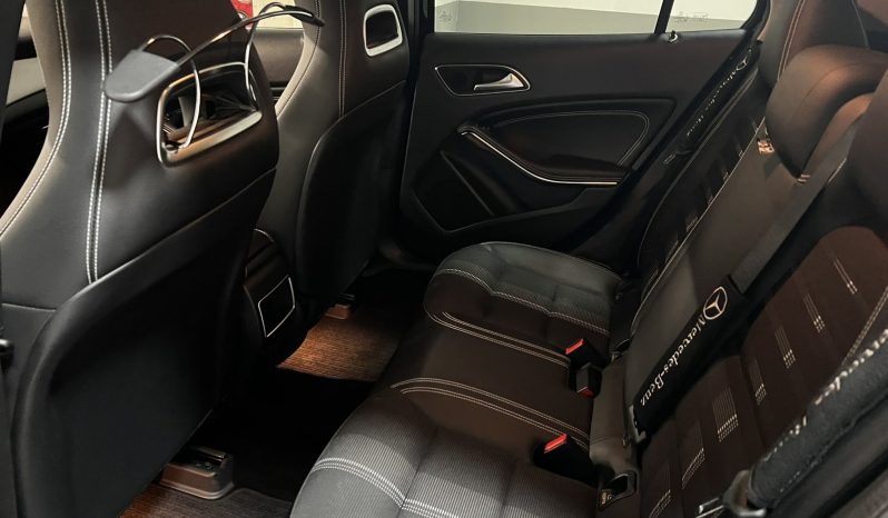 Mercedes-Benz GLA 200 2019 AMG LINE black packet full