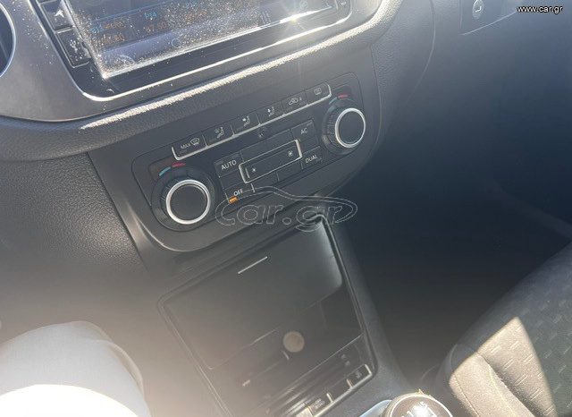 Volkswagen Tiguan 2010 full