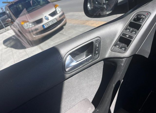 Volkswagen Tiguan 2010 full