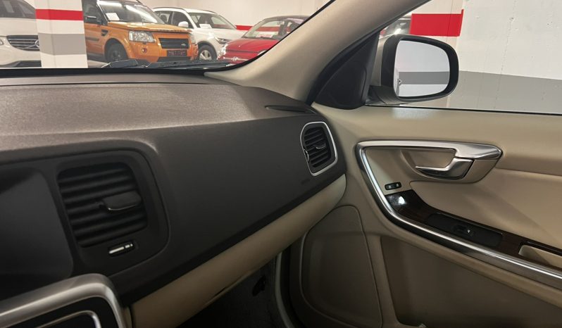 Volvo S60 2013 MOMENTUM 1.6 full
